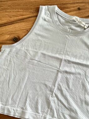 lululemon athletica Breeze By Muscle Crop Tank Size 10